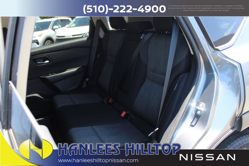 Used 2025 Nissan Rogue SV FWD image 16