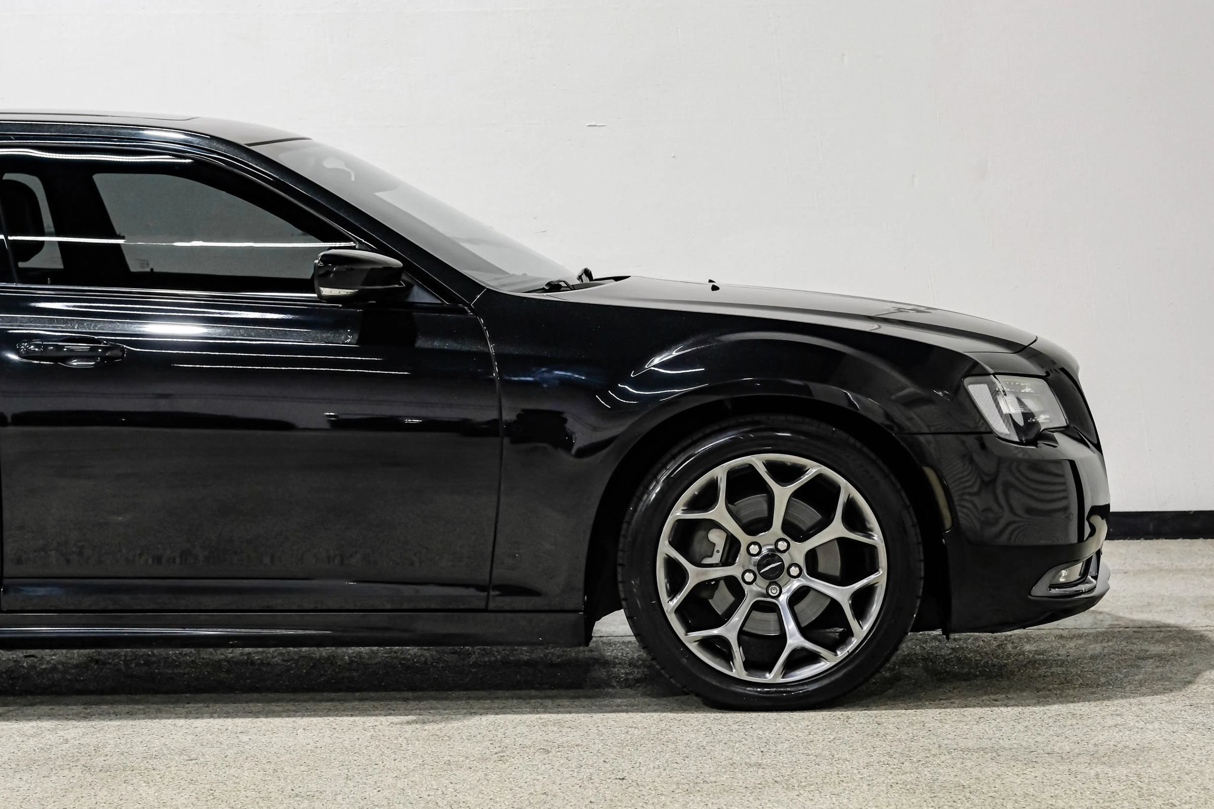 Used 2015 Chrysler 300 S w/ 300S Premium Group RWD image 13