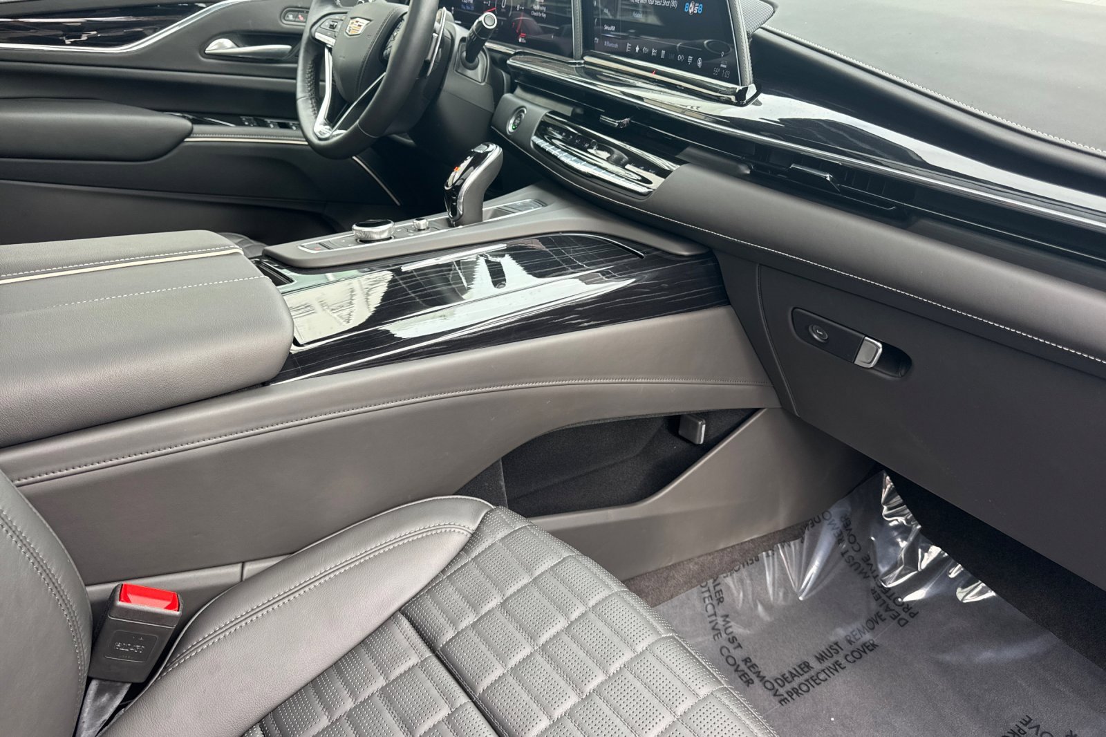 Certified 2024 Cadillac Escalade V w/ Heavy-Duty Trailer Package image 19