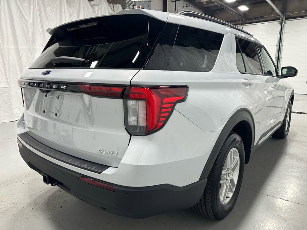 Used 2025 Ford Explorer Active image 7