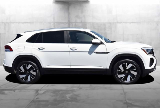 Used 2025 Volkswagen Atlas Cross Sport SE FWD image 5