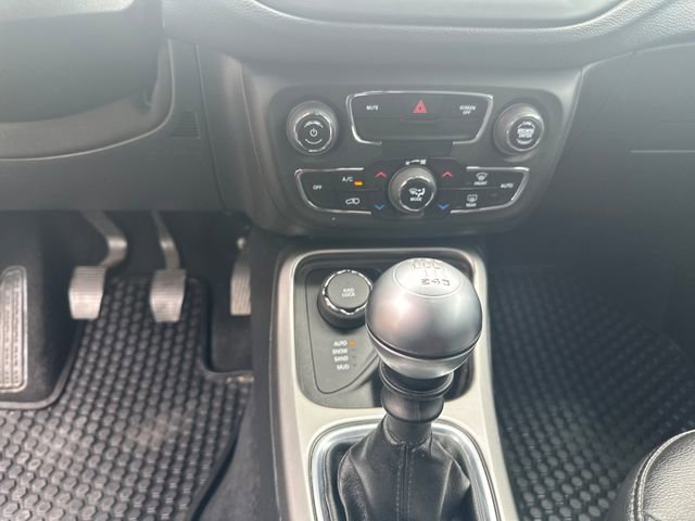 Used 2019 Jeep Compass Latitude w/ Cold Weather Group AWD/4WD image 16