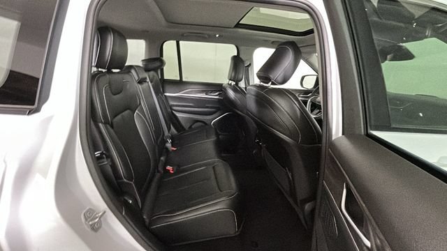 Used 2023 Jeep Grand Cherokee 4WD 4xe image 29