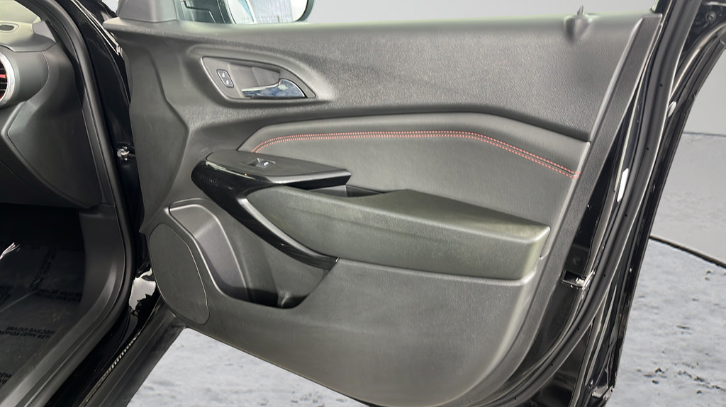 Used 2024 Chevrolet Trax RS w/ Sunroof Package FWD image 29