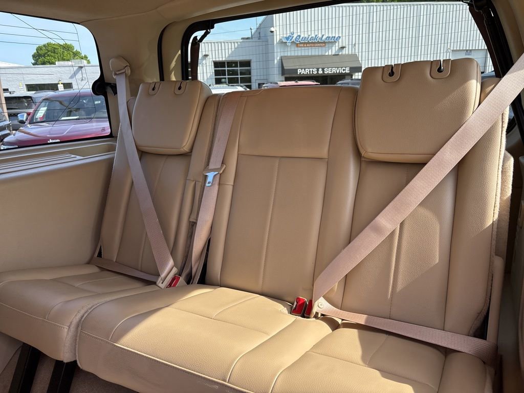 Used 2014 Ford Expedition XLT w/ Equipment Group 202A RWD image 25