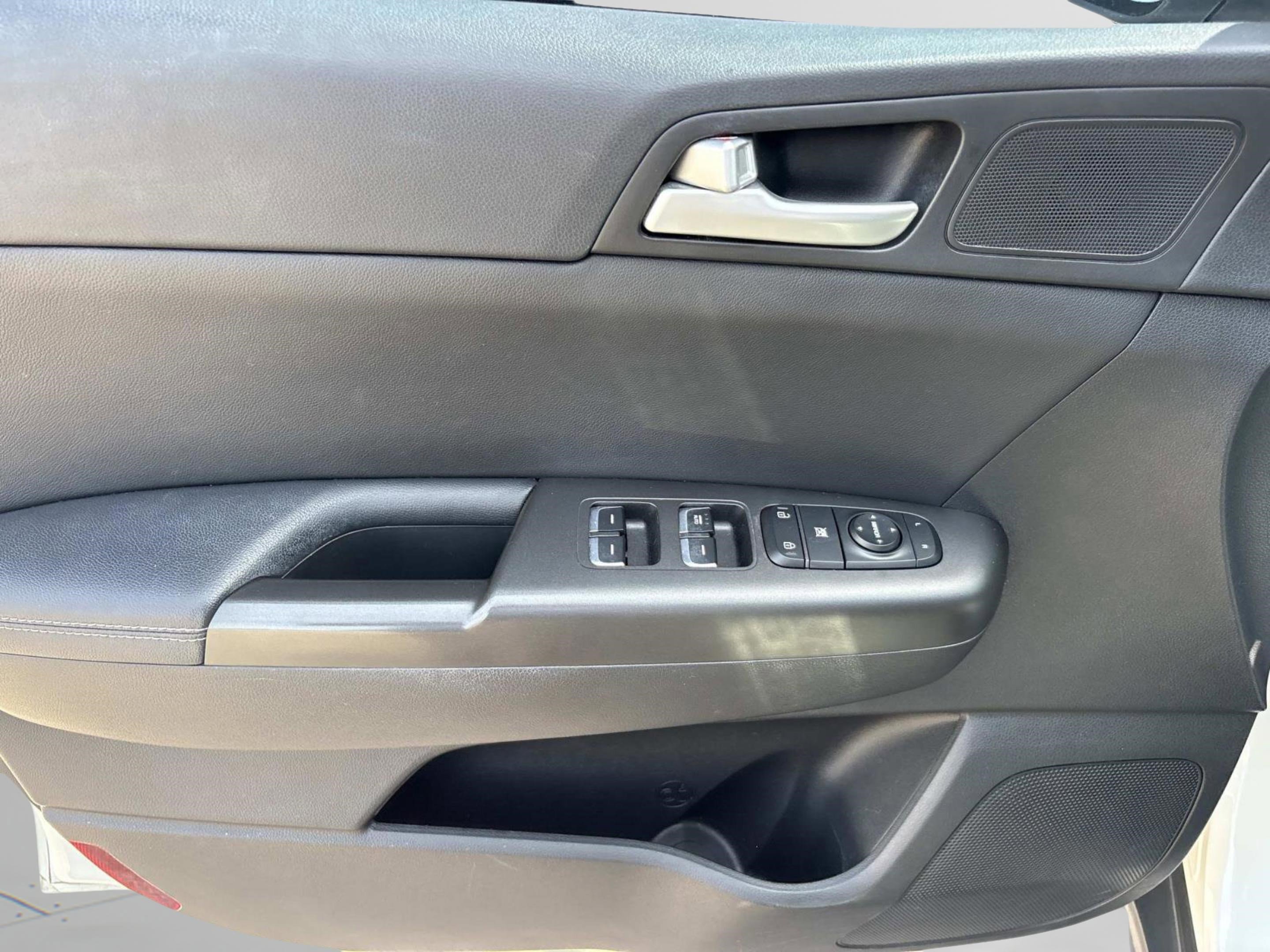 Used 2017 Kia Sportage EX image 24