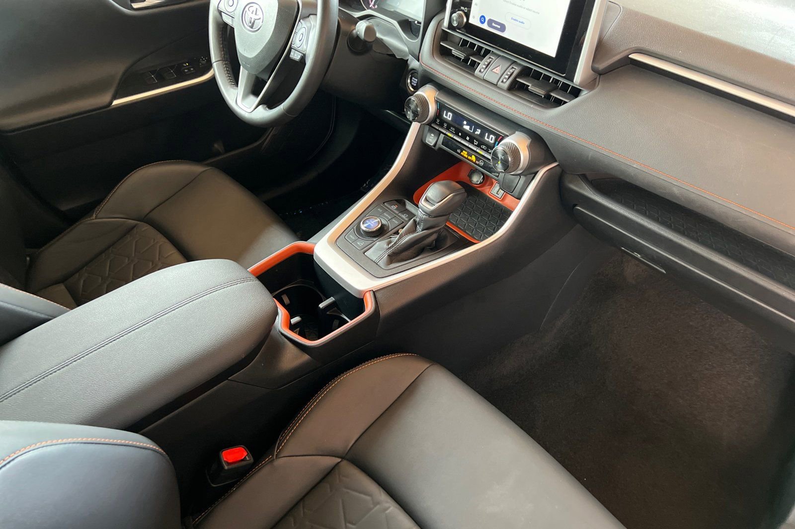 Used 2024 Toyota RAV4 Adventure image 16