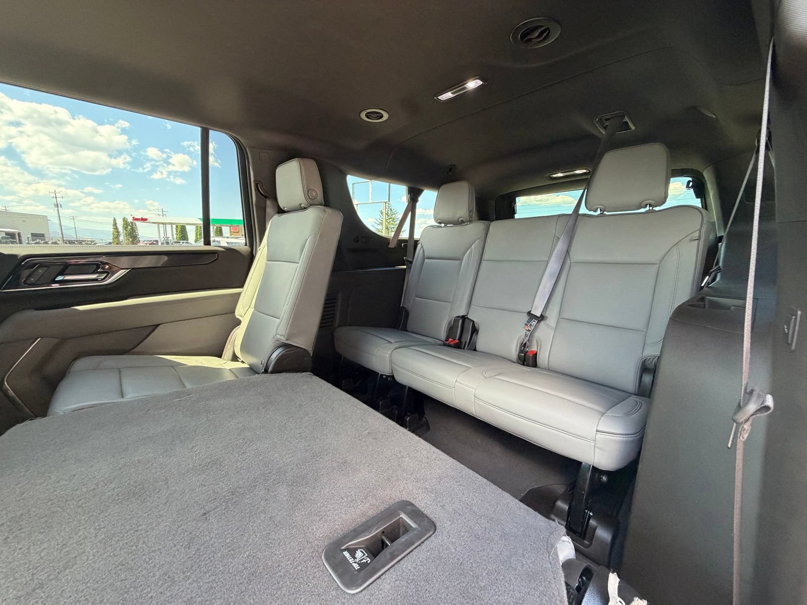 Used 2025 GMC Yukon XL Elevation AWD/4WD image 29