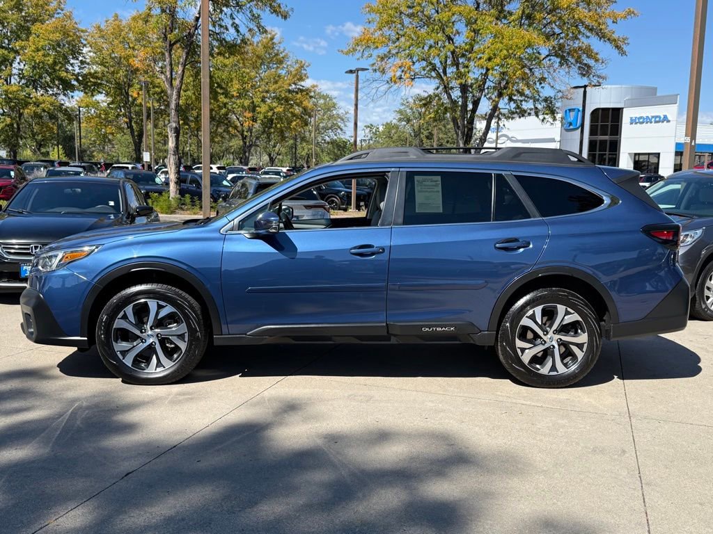 Used 2022 Subaru Outback Limited XT image 2