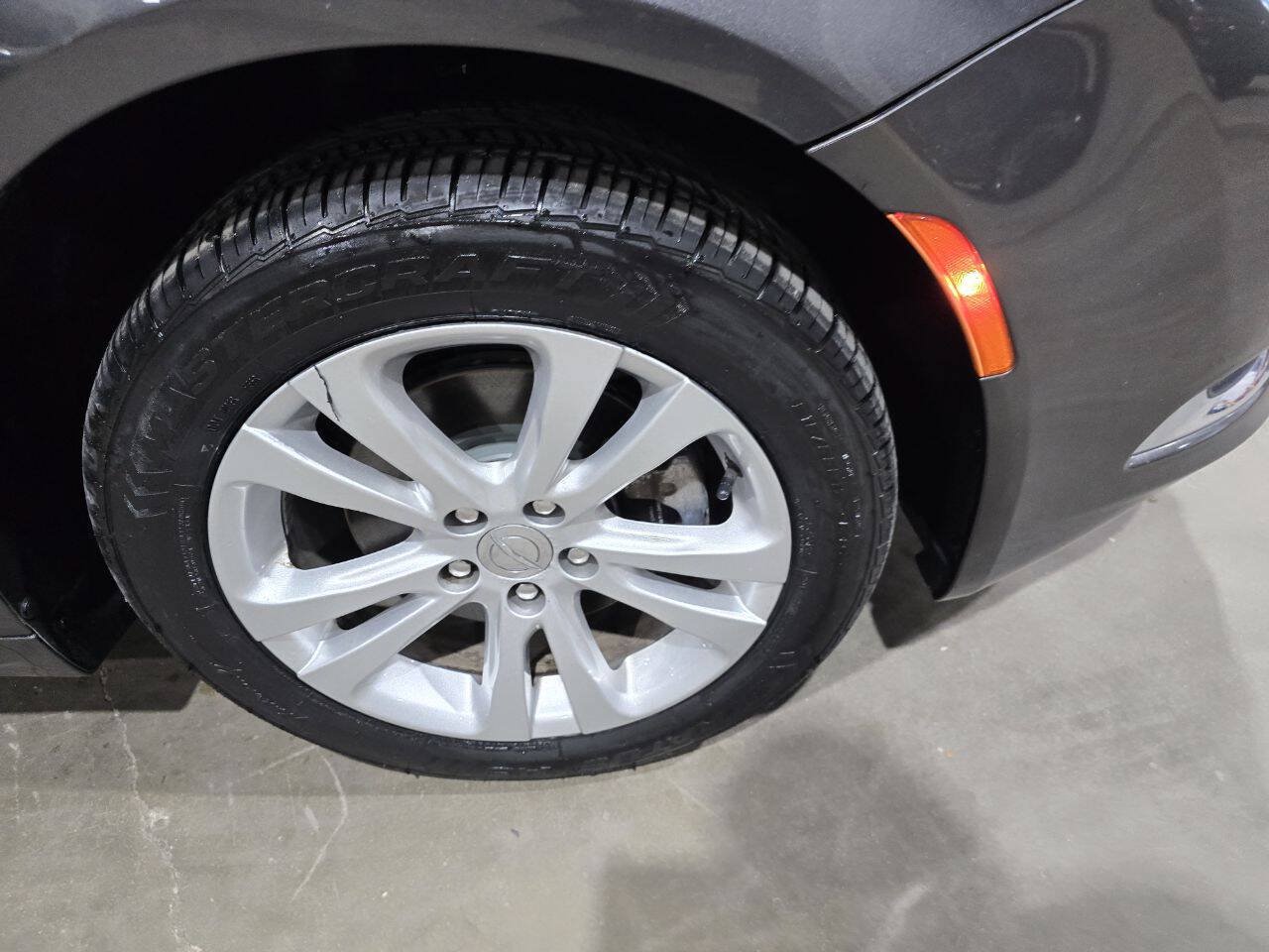Used 2015 Chrysler 200 Limited w/ Convenience Group FWD image 18