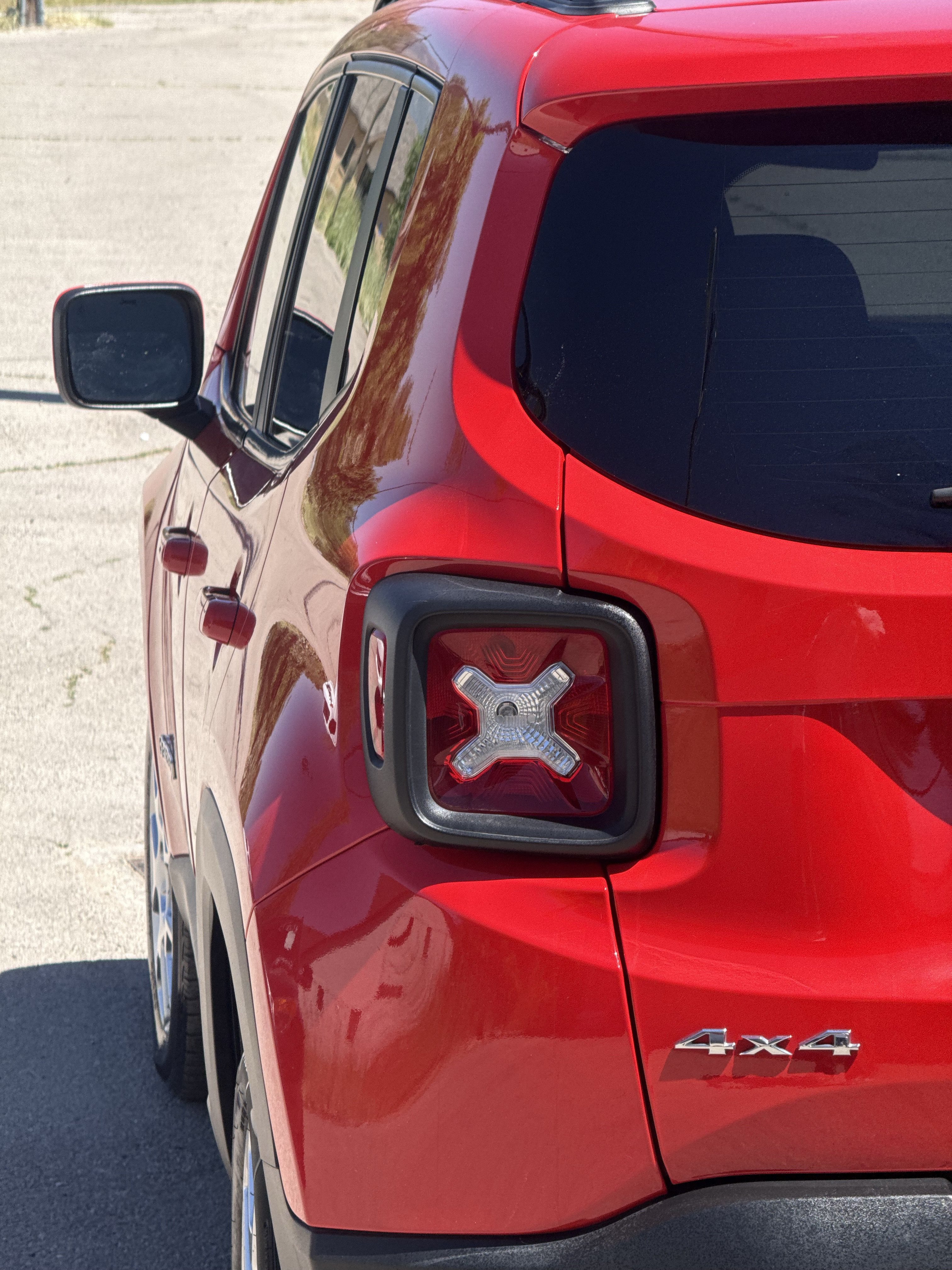 Used 2021 Jeep Renegade Latitude AWD/4WD image 17