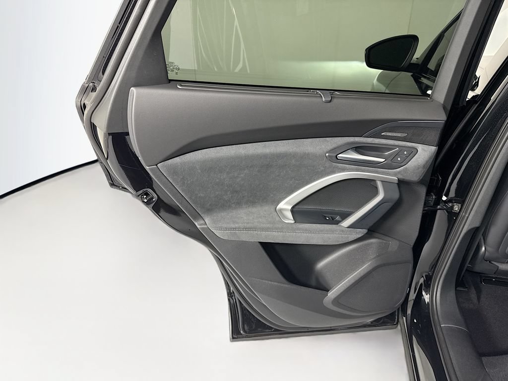 Used 2026 Audi SQ5 Premium Plus AWD/4WD image 28