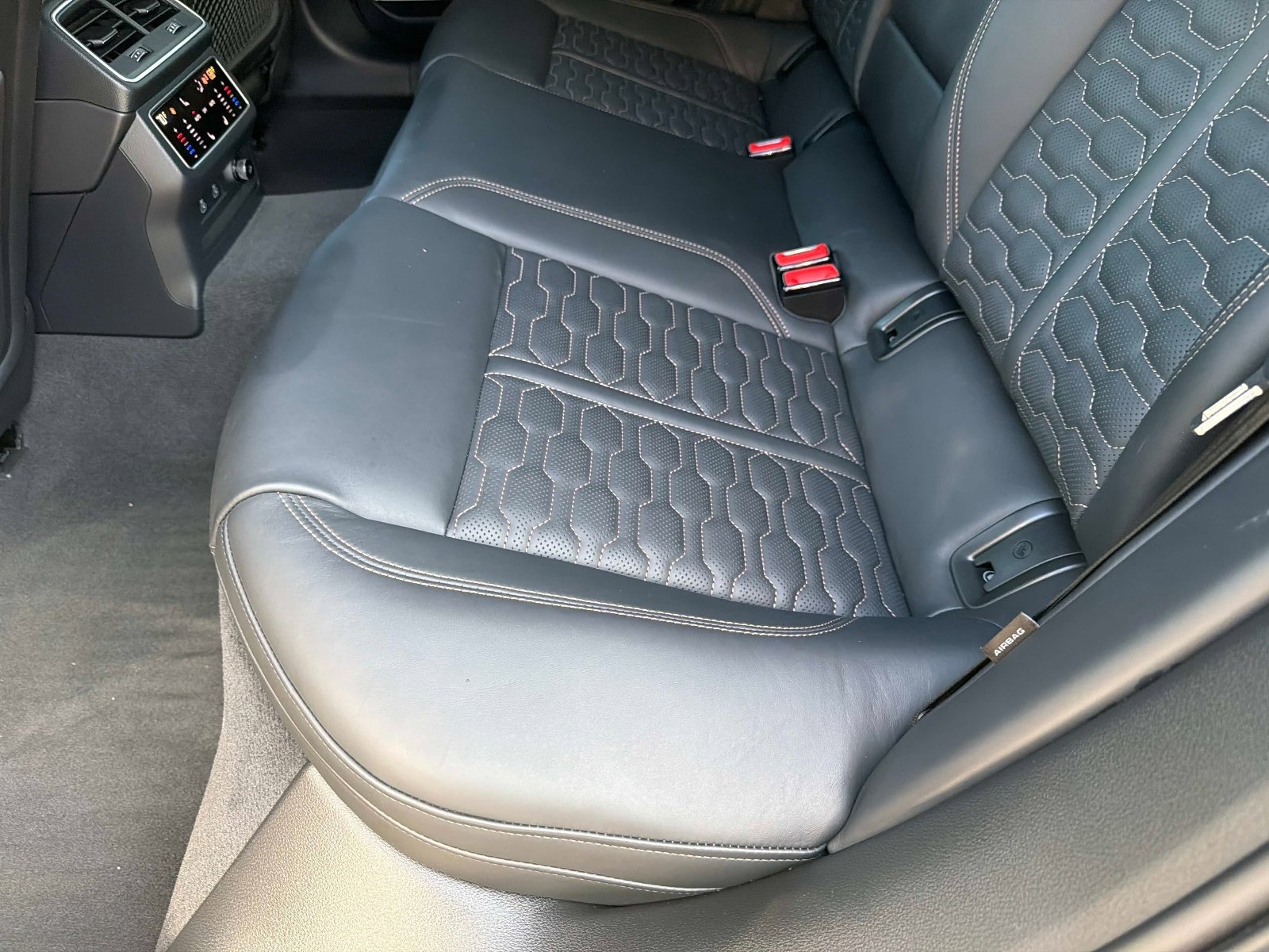 Used 2024 Audi RS 6 performance image 31