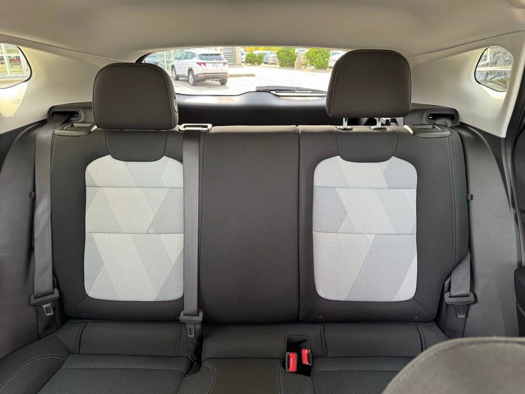 Used 2025 Chevrolet Trax LS w/ LS Convenience Package image 16