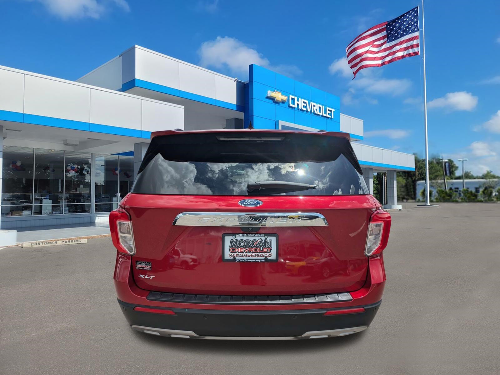 Used 2023 Ford Explorer XLT w/ Equipment Group 202A RWD image 4