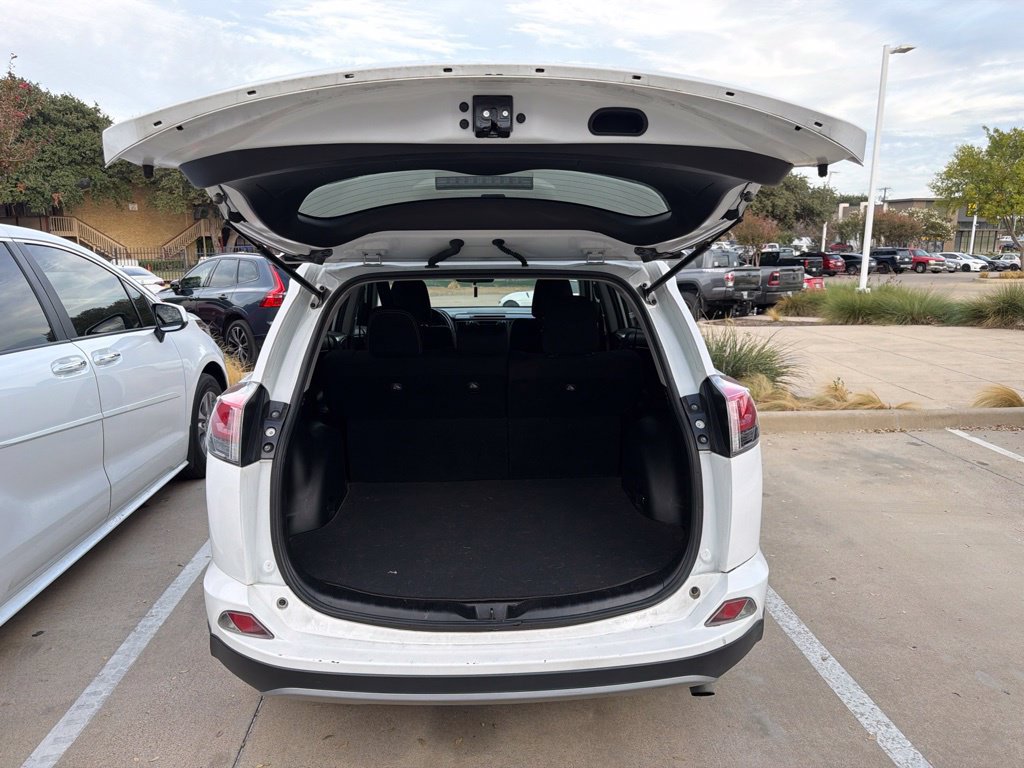 Used 2018 Toyota RAV4 XLE w/ Plus Extra Value Package FWD image 21