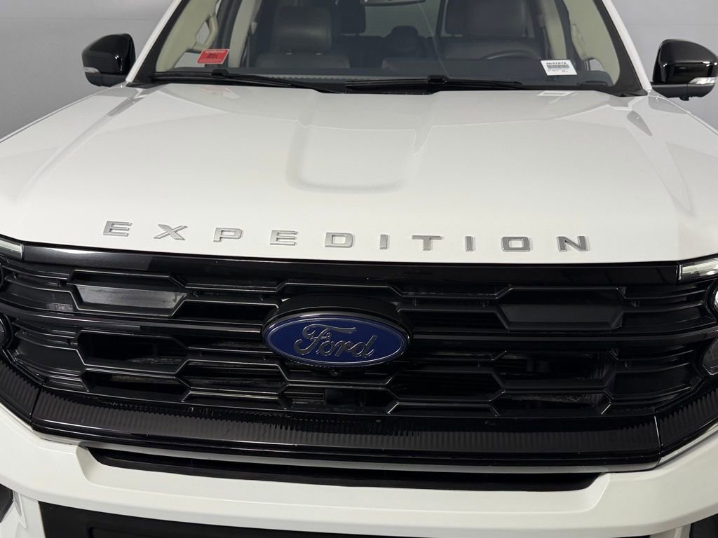Used 2025 Ford Expedition Active image 13