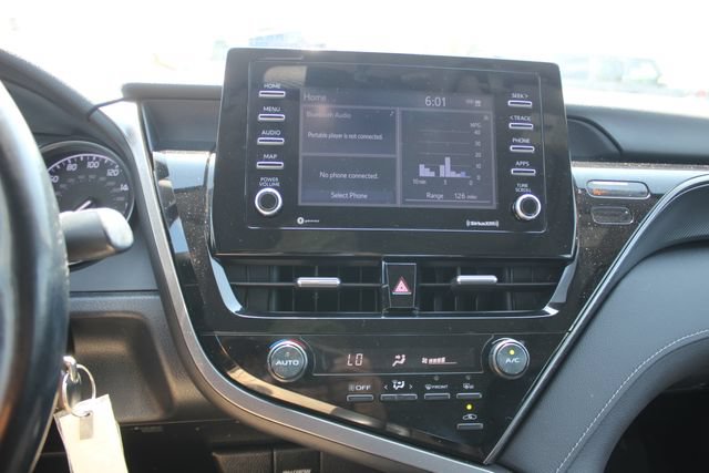 Used 2021 Toyota Camry SE AWD/4WD image 4