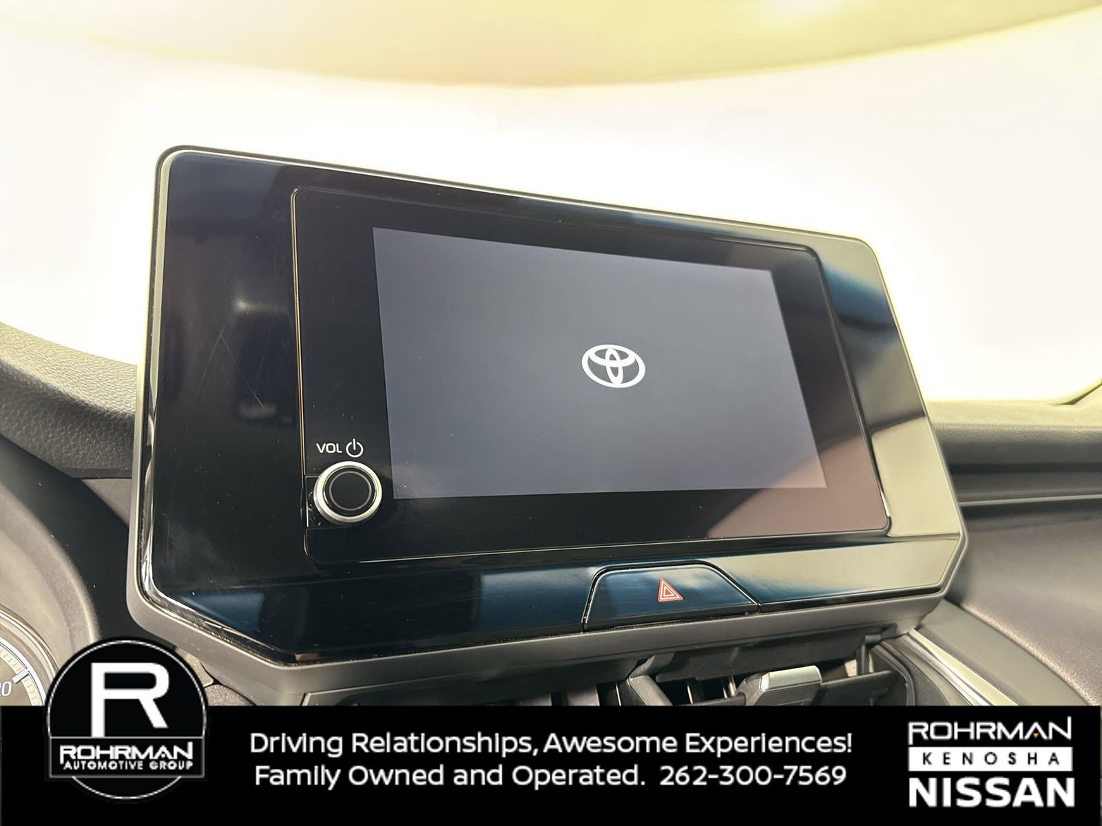 Used 2024 Toyota Venza LE image 6