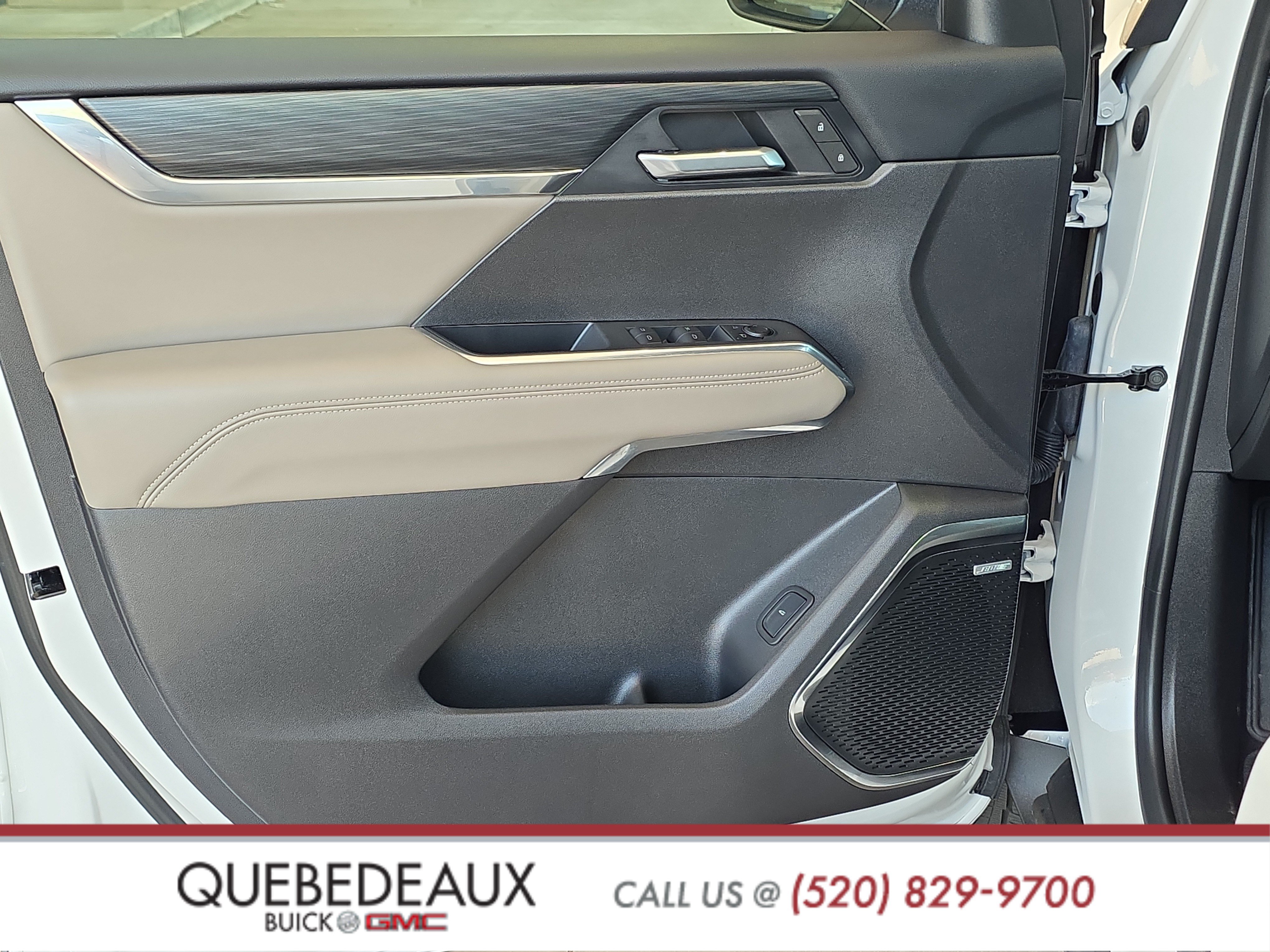 Used 2026 GMC Acadia Elevation w/ Black Edition FWD image 9