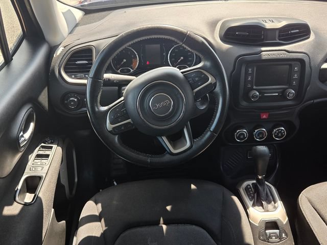 Used 2017 Jeep Renegade Latitude FWD image 7