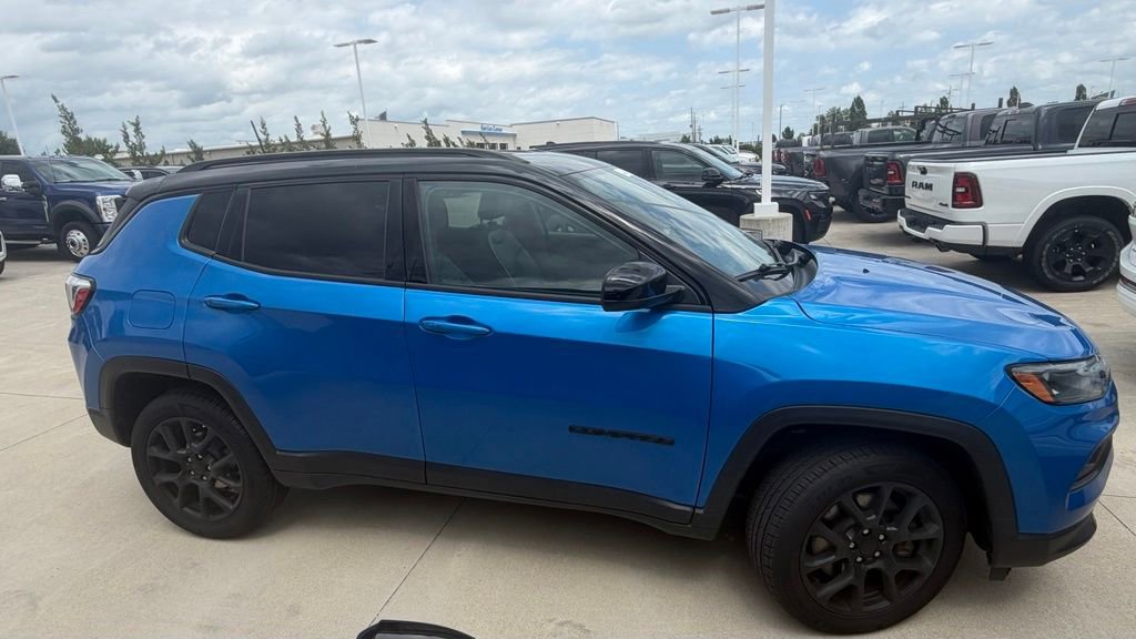 Used 2023 Jeep Compass Latitude AWD/4WD image 6