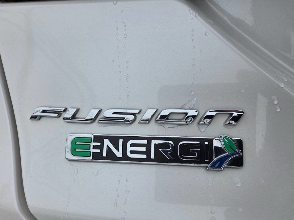 Used 2017 Ford Fusion Energi Platinum image 11