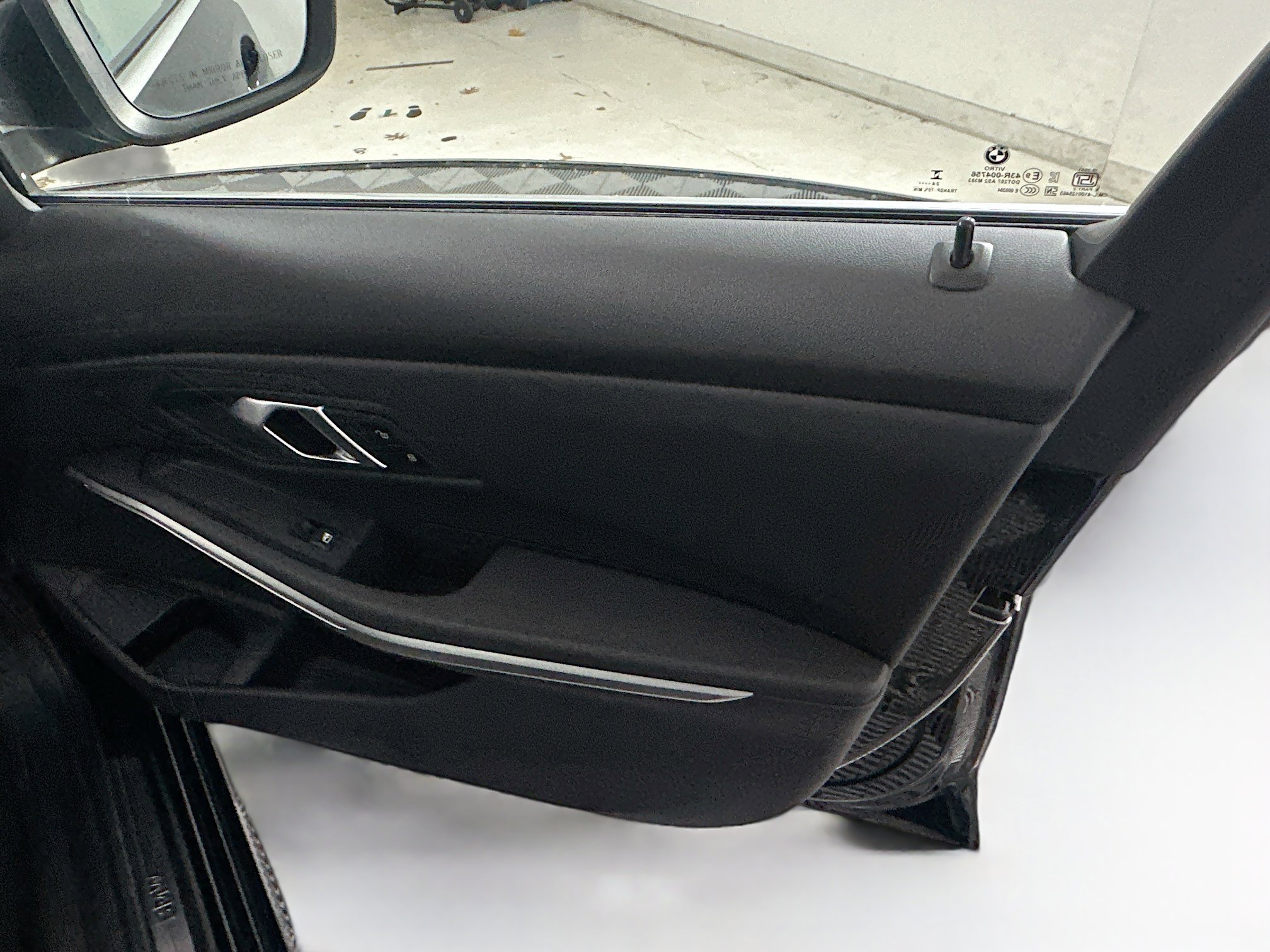 Used 2025 BMW 330i Sedan w/ Convenience Package image 32