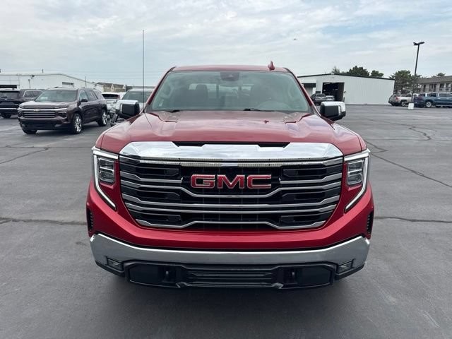 Used 2023 GMC Sierra 1500 SLT w/ SLT Premium Package AWD/4WD image 8