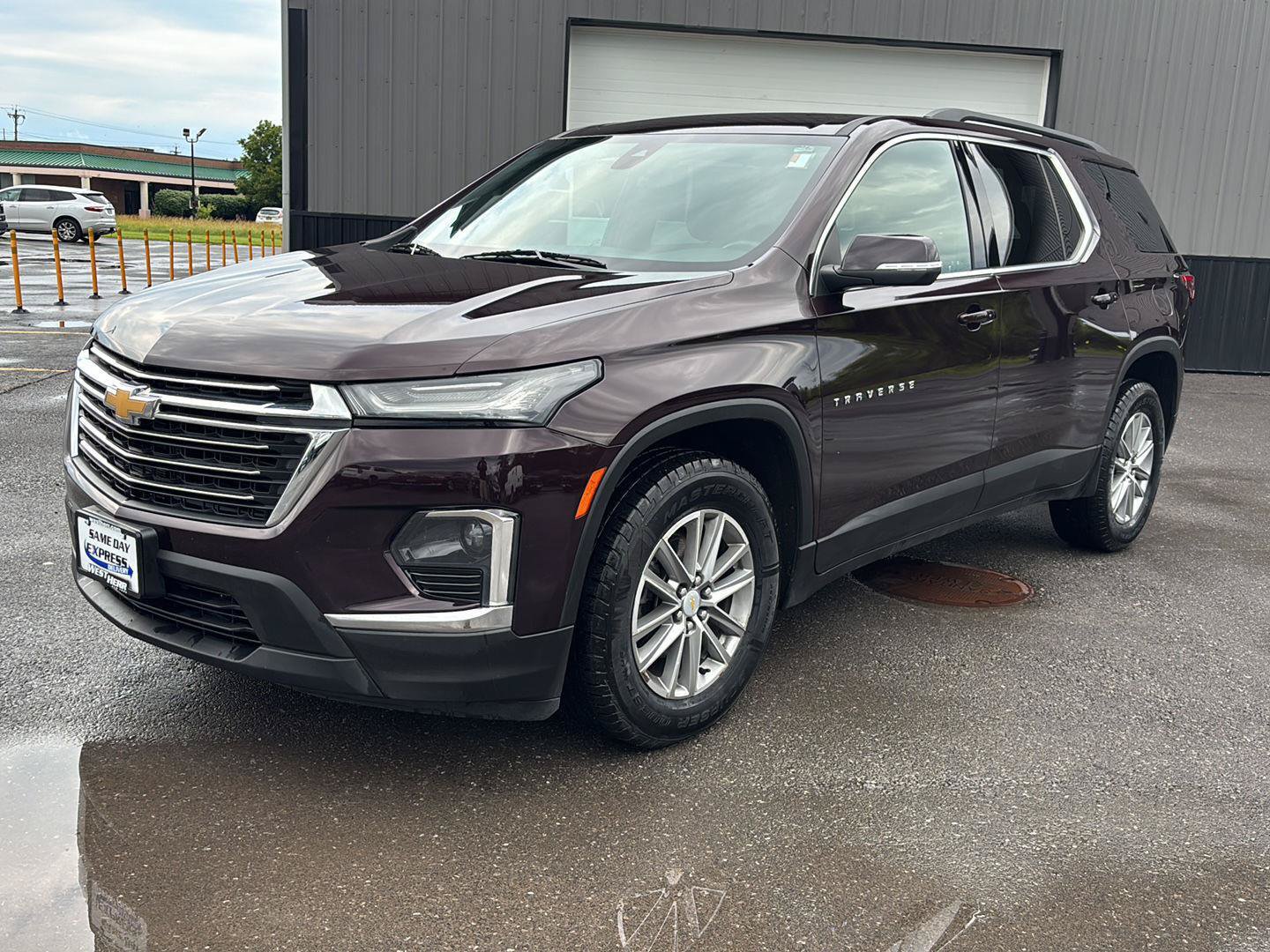 Used 2023 Chevrolet Traverse LT AWD/4WD image 2