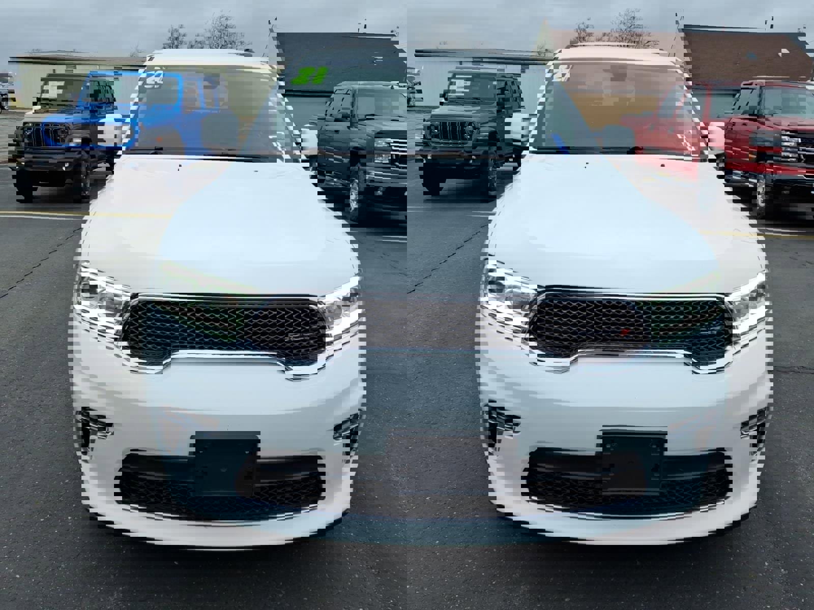 Used 2021 Dodge Durango SXT AWD/4WD image 2