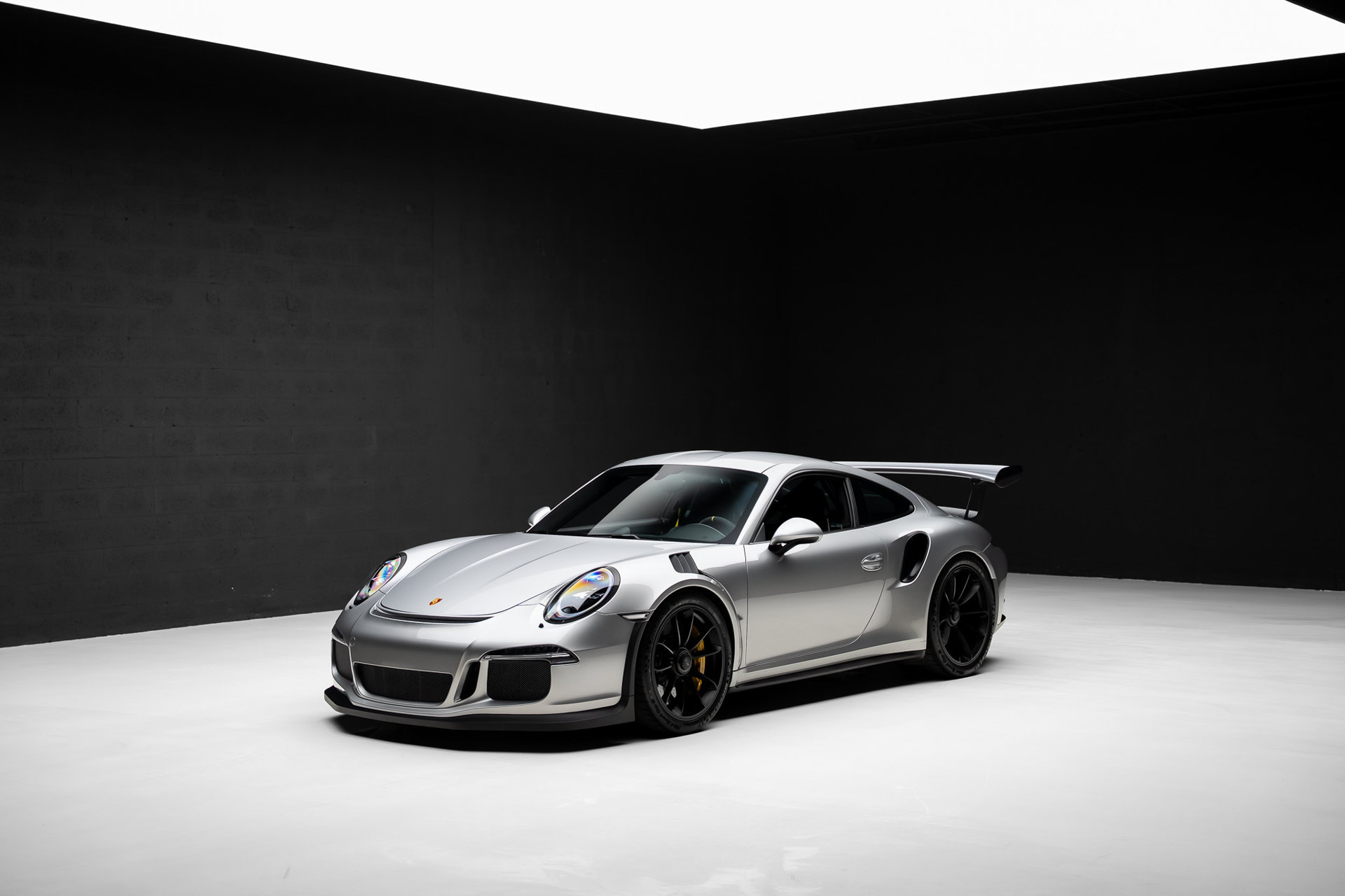 Used 2016 Porsche 911 GT3 RS RWD image 4