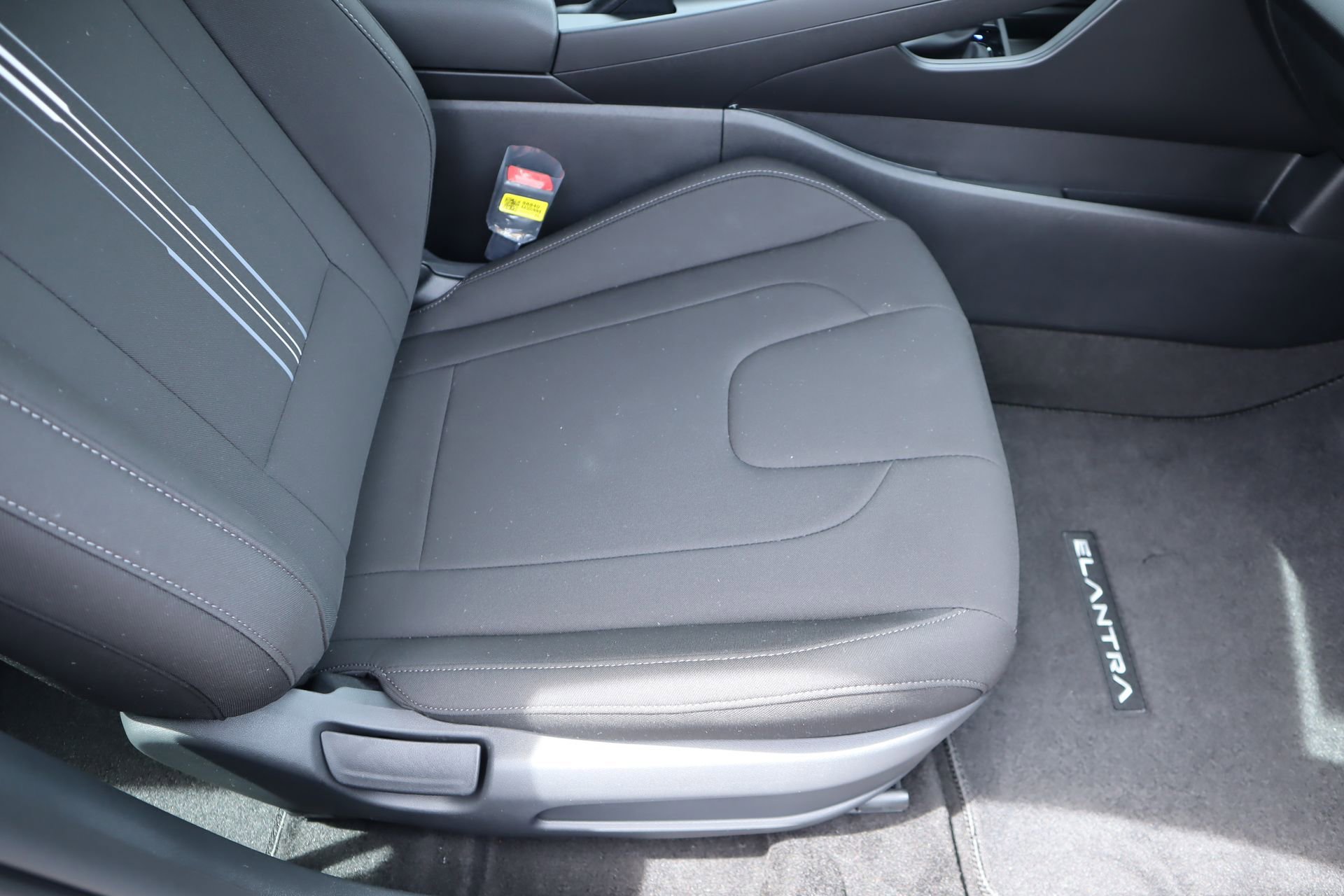 New 2026 Hyundai Elantra Sport FWD image 19