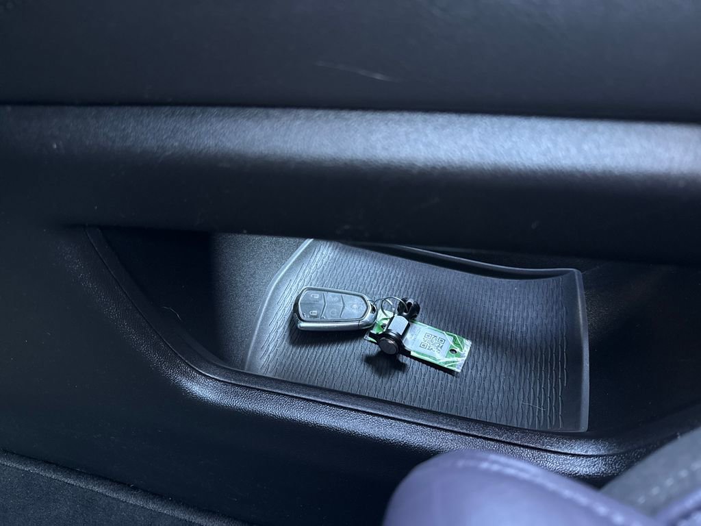 Used 2017 Cadillac XT5 Luxury image 34