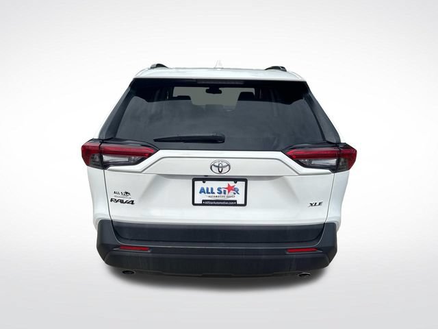 Used 2020 Toyota RAV4 XLE Premium FWD image 9