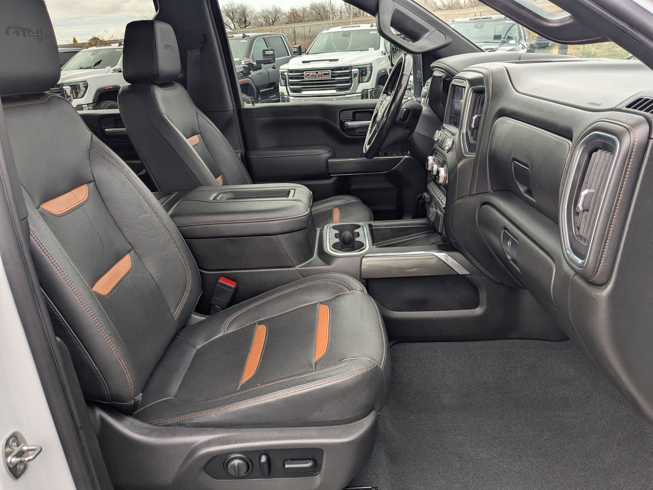 Used 2021 GMC Sierra 2500 AT4 w/ AT4 Premium Plus Package image 28