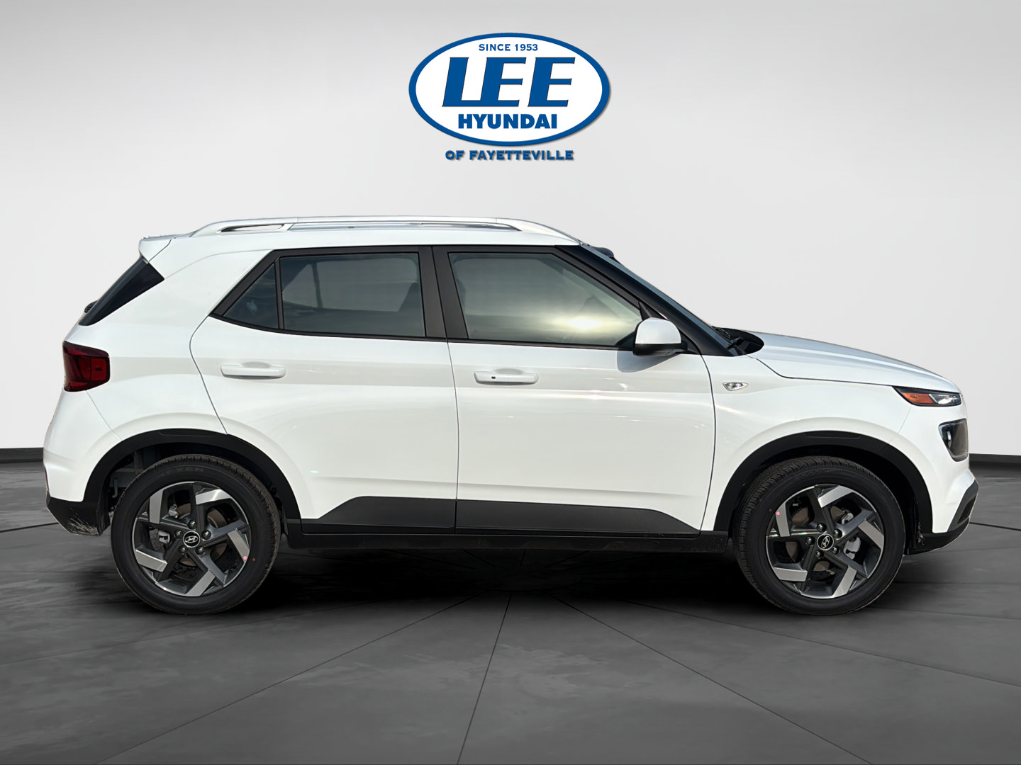 New 2026 Hyundai Venue SEL FWD image 2