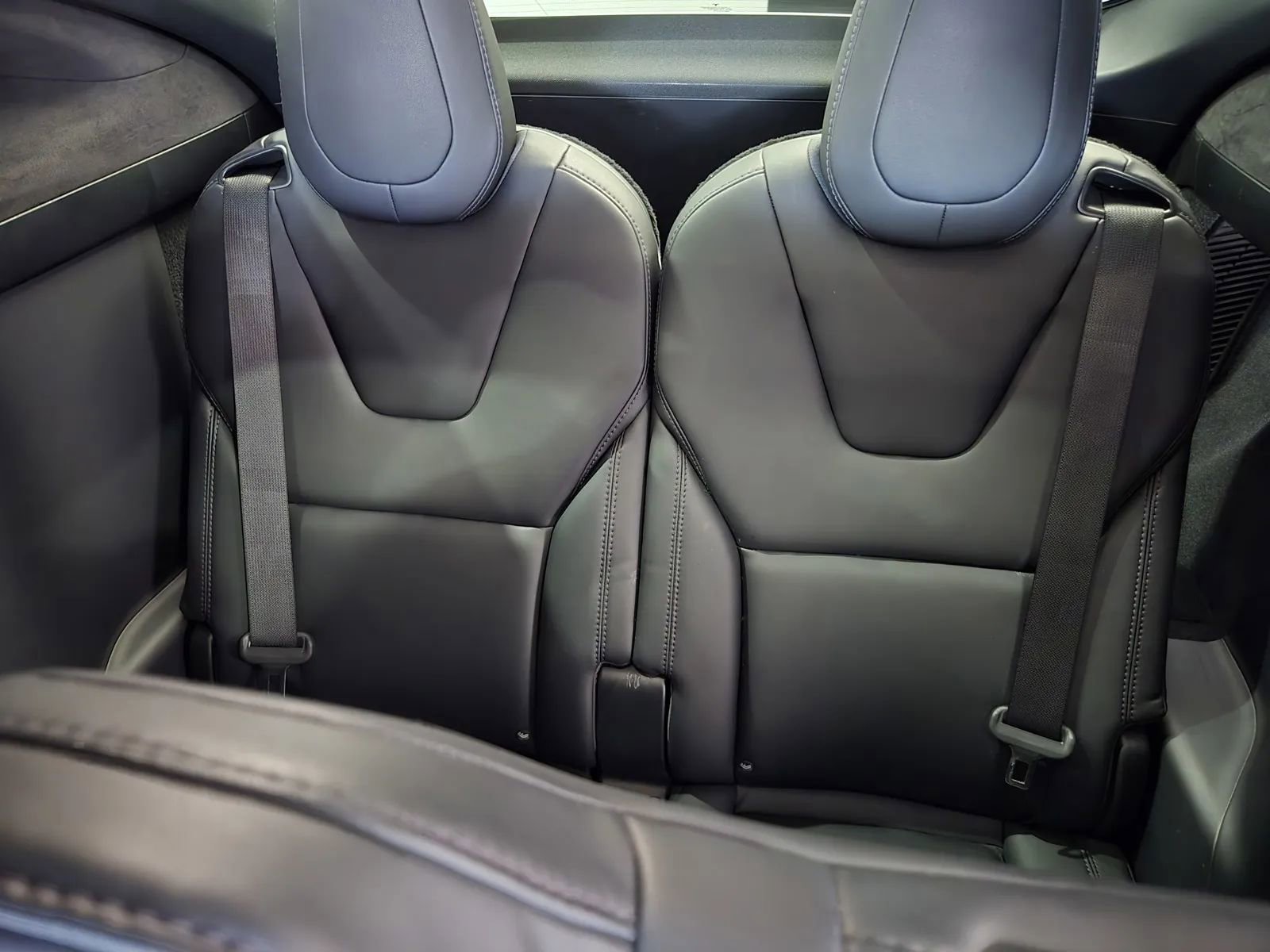 Used 2018 Tesla Model X image 11