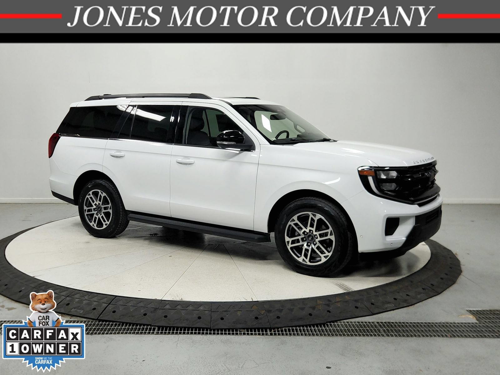 Used 2025 Ford Expedition Active AWD/4WD image 1