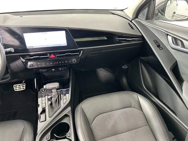 Used 2023 Kia Niro EX Touring image 26