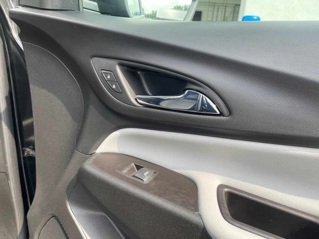 Used 2021 Chevrolet Equinox LS AWD/4WD image 21