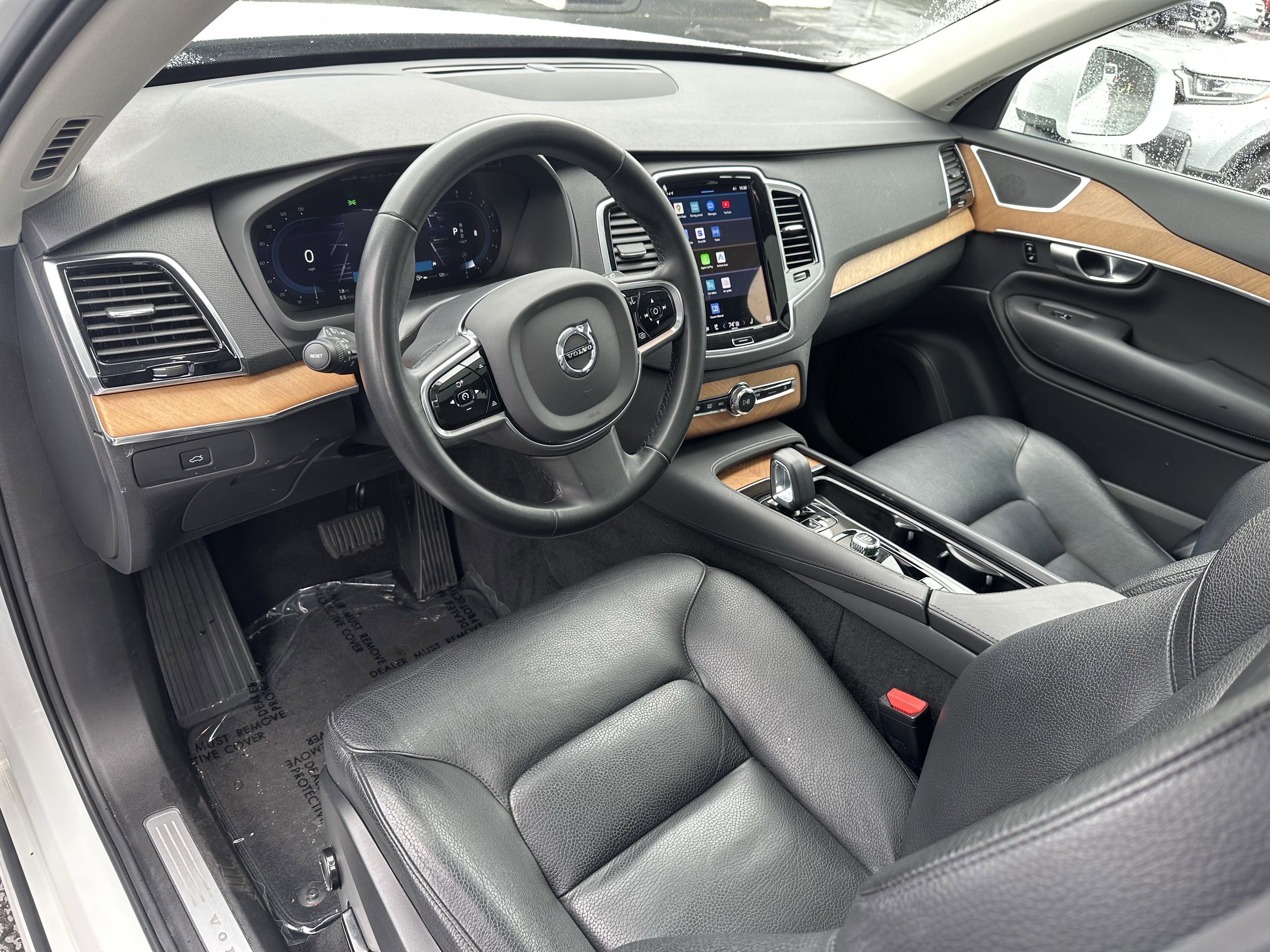 Used 2023 Volvo XC90 B5 Plus image 23