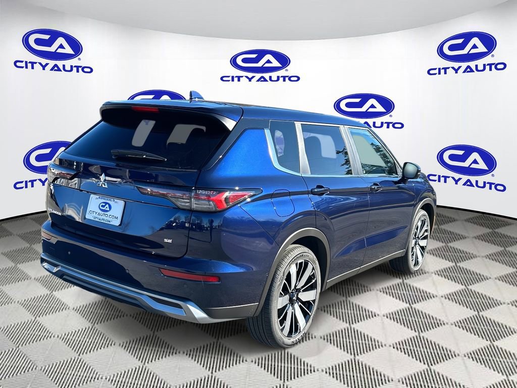 New 2026 Mitsubishi Outlander SE FWD image 3