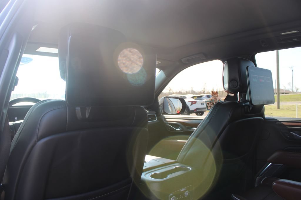 Used 2023 GMC Yukon Denali Ultimate w/ LPO, Floor Liner Package AWD/4WD image 28