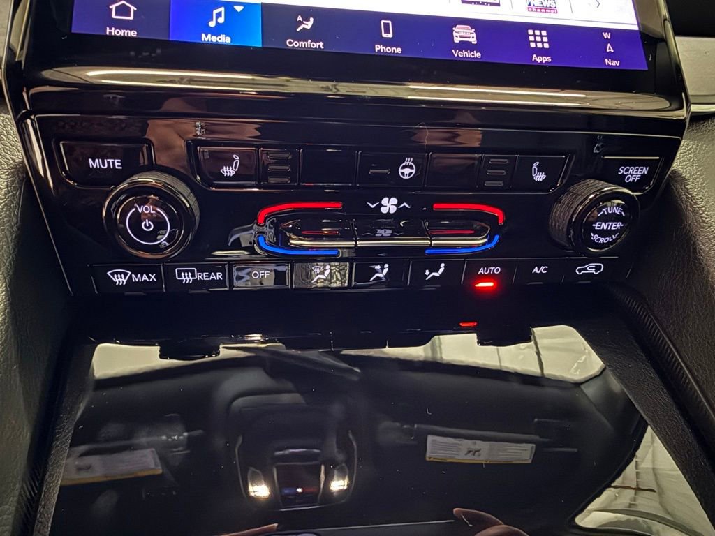 New 2025 Jeep Grand Cherokee Limited image 28