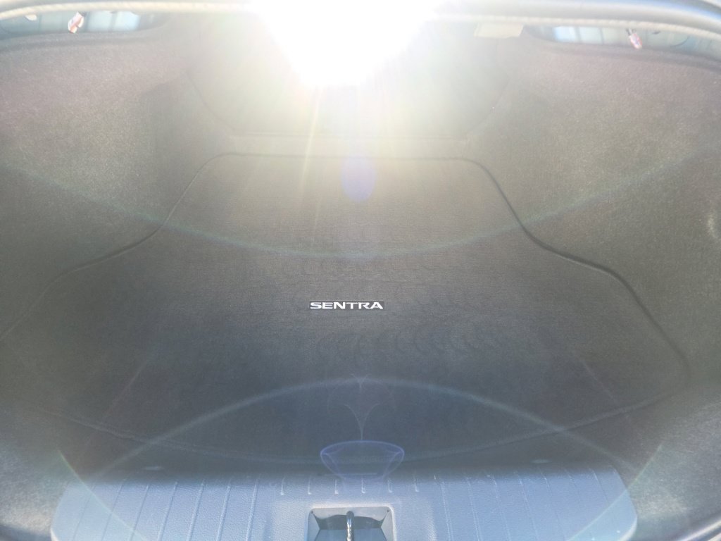 Used 2025 Nissan Sentra SR FWD image 29