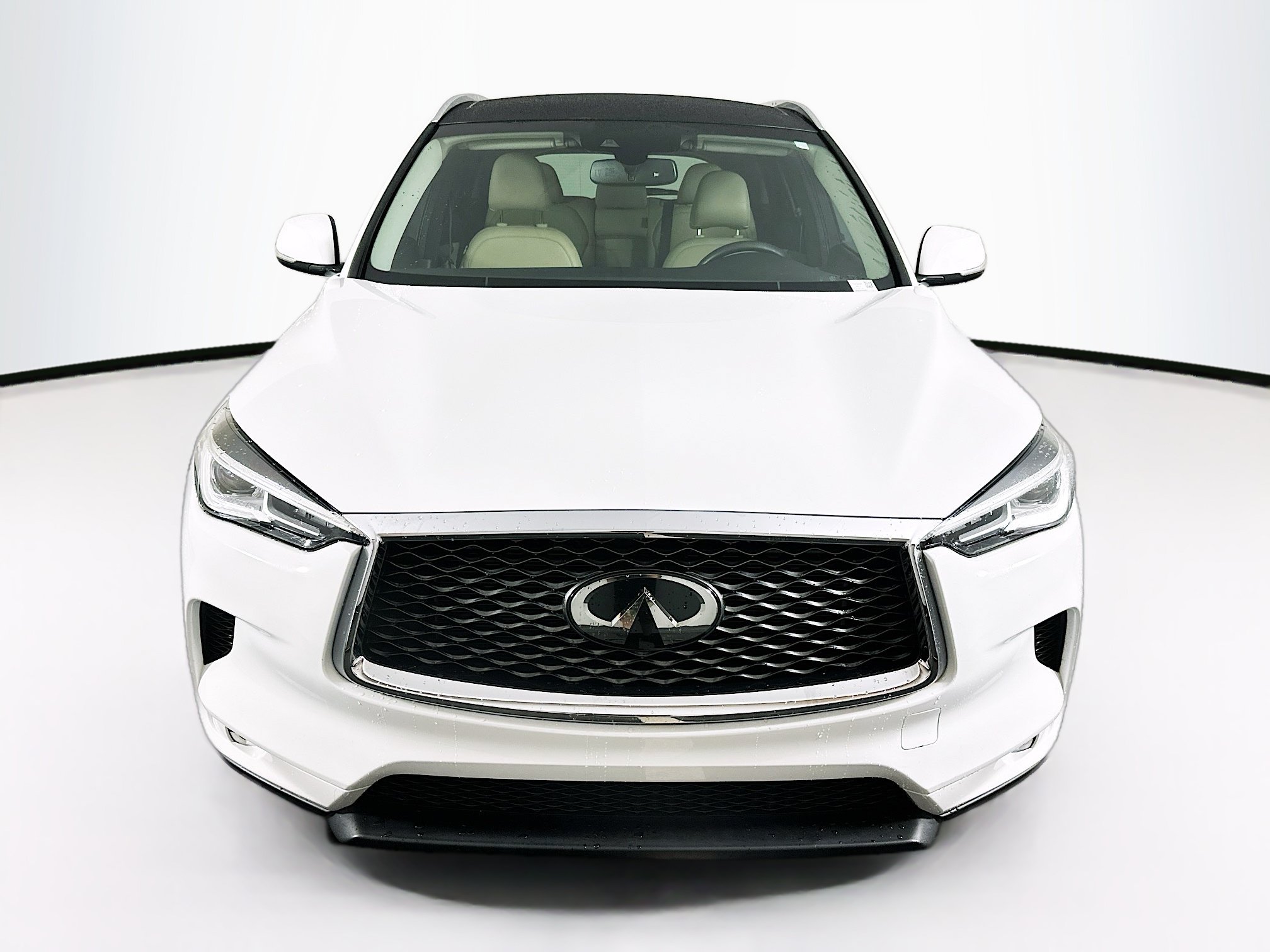 Used 2020 INFINITI QX50 Luxe w/ Navigation Package FWD image 2
