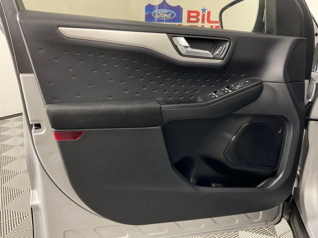 Used 2020 Ford Escape SE FWD image 11