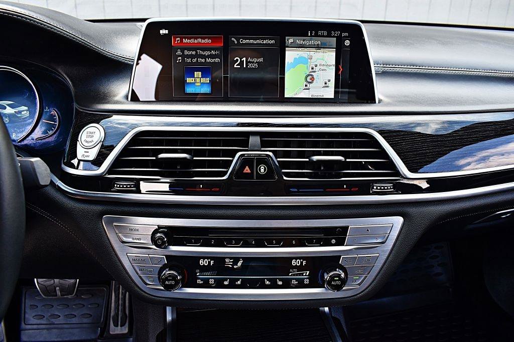 Used 2019 BMW 740i w/ Executive Package RWD image 28
