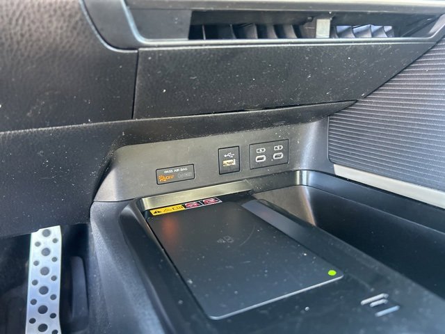 Used 2025 Toyota Camry SE image 21